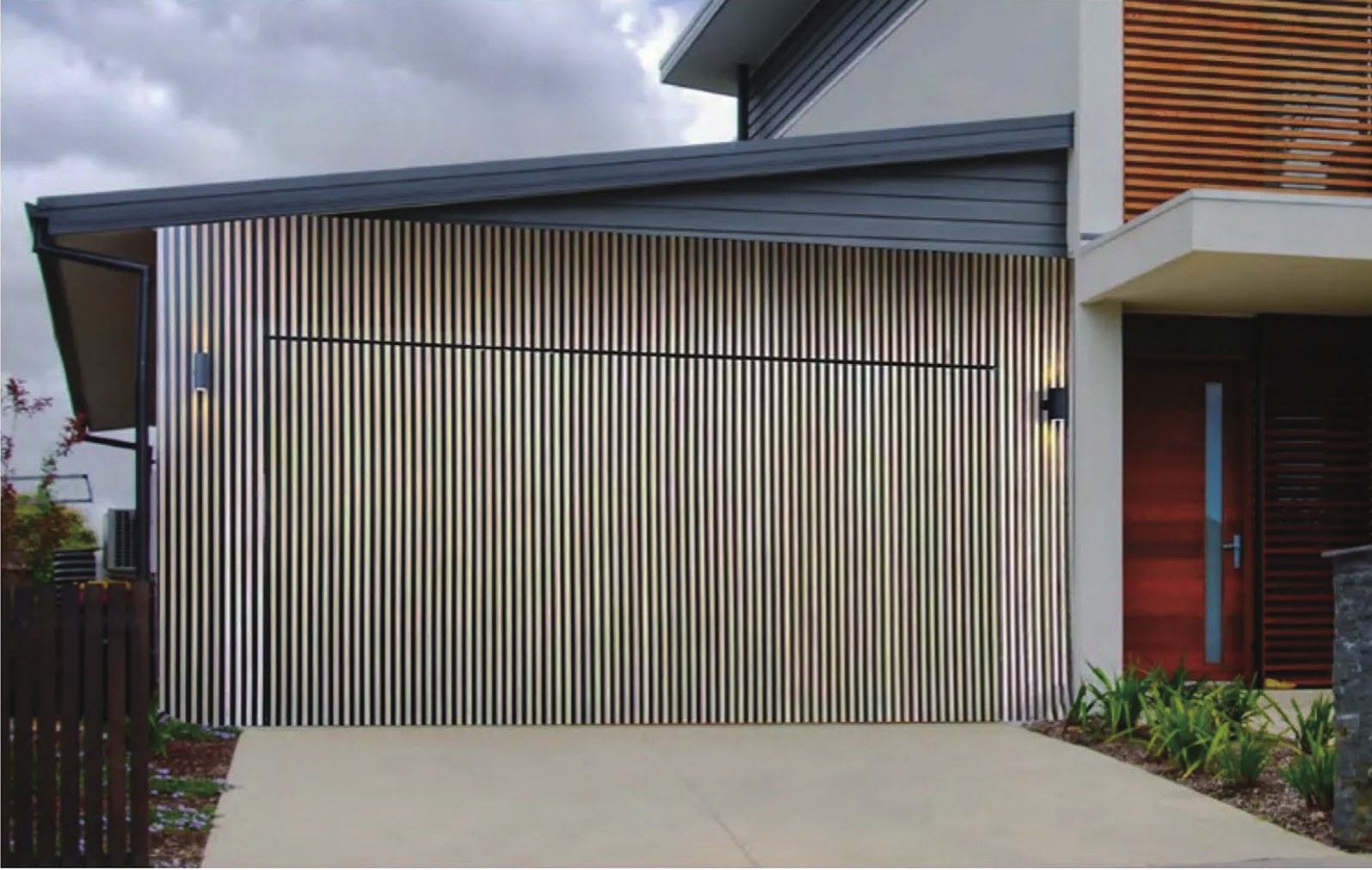 Slatted & Timber-Look garage door example 2